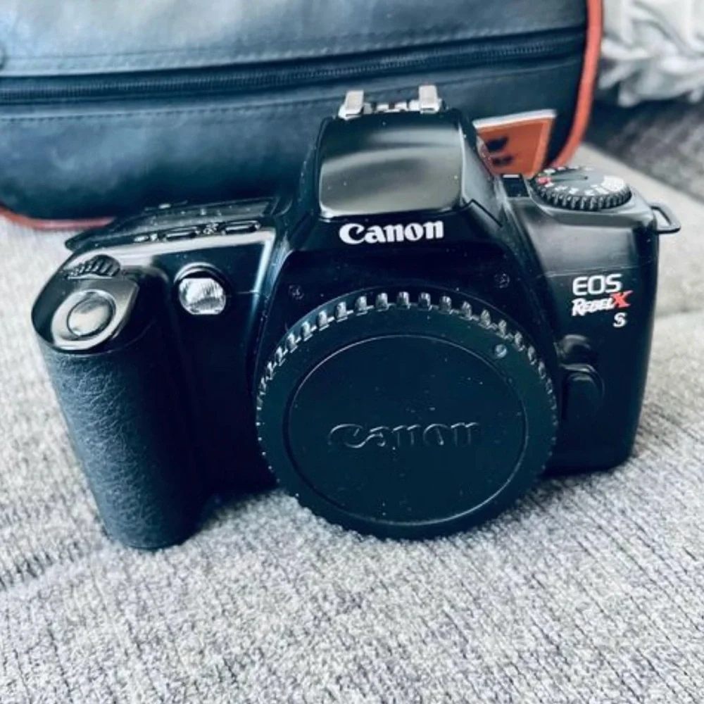 Canon EOS Rebel X S 35mm Film Camera Body Only w Minolta Panorama Adapter & Case